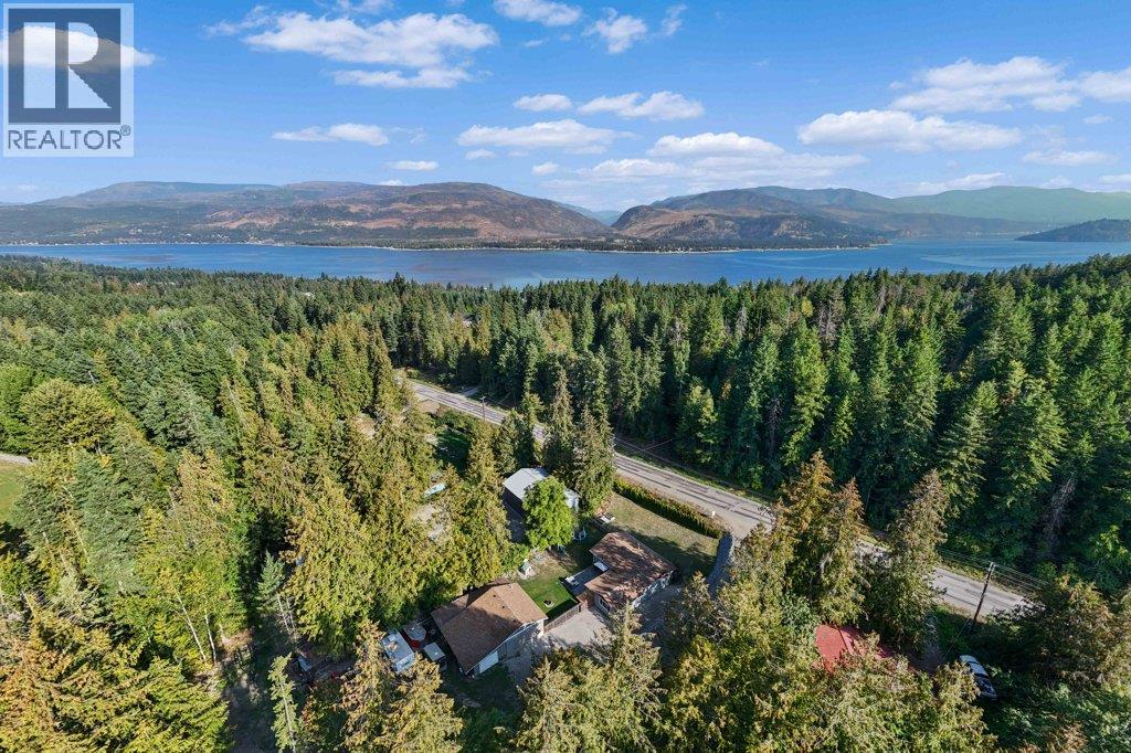 1294 Notch Hill Road, Sorrento, British Columbia