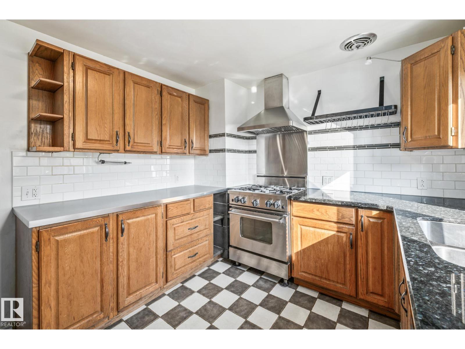 11011 135 St Nw, Edmonton, Alberta  T5M 1K4 - Photo 16 - E4458187