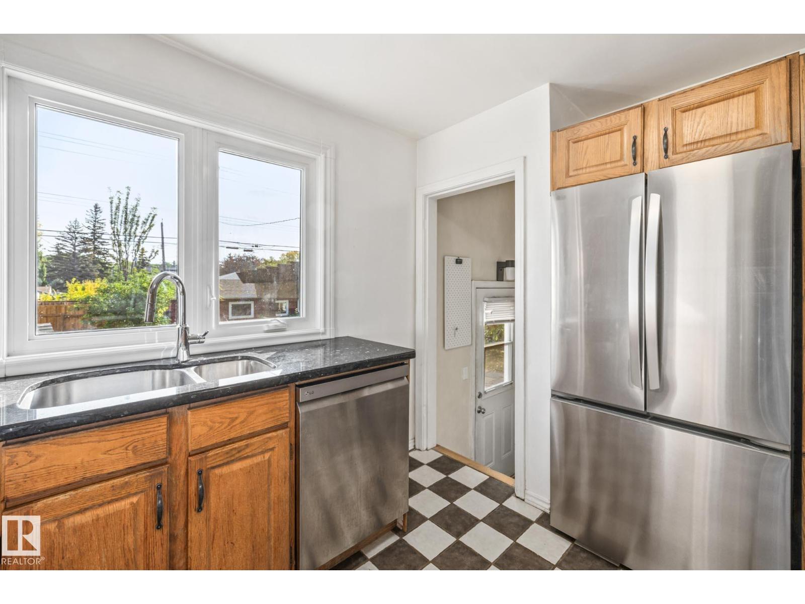 11011 135 St Nw, Edmonton, Alberta  T5M 1K4 - Photo 17 - E4458187