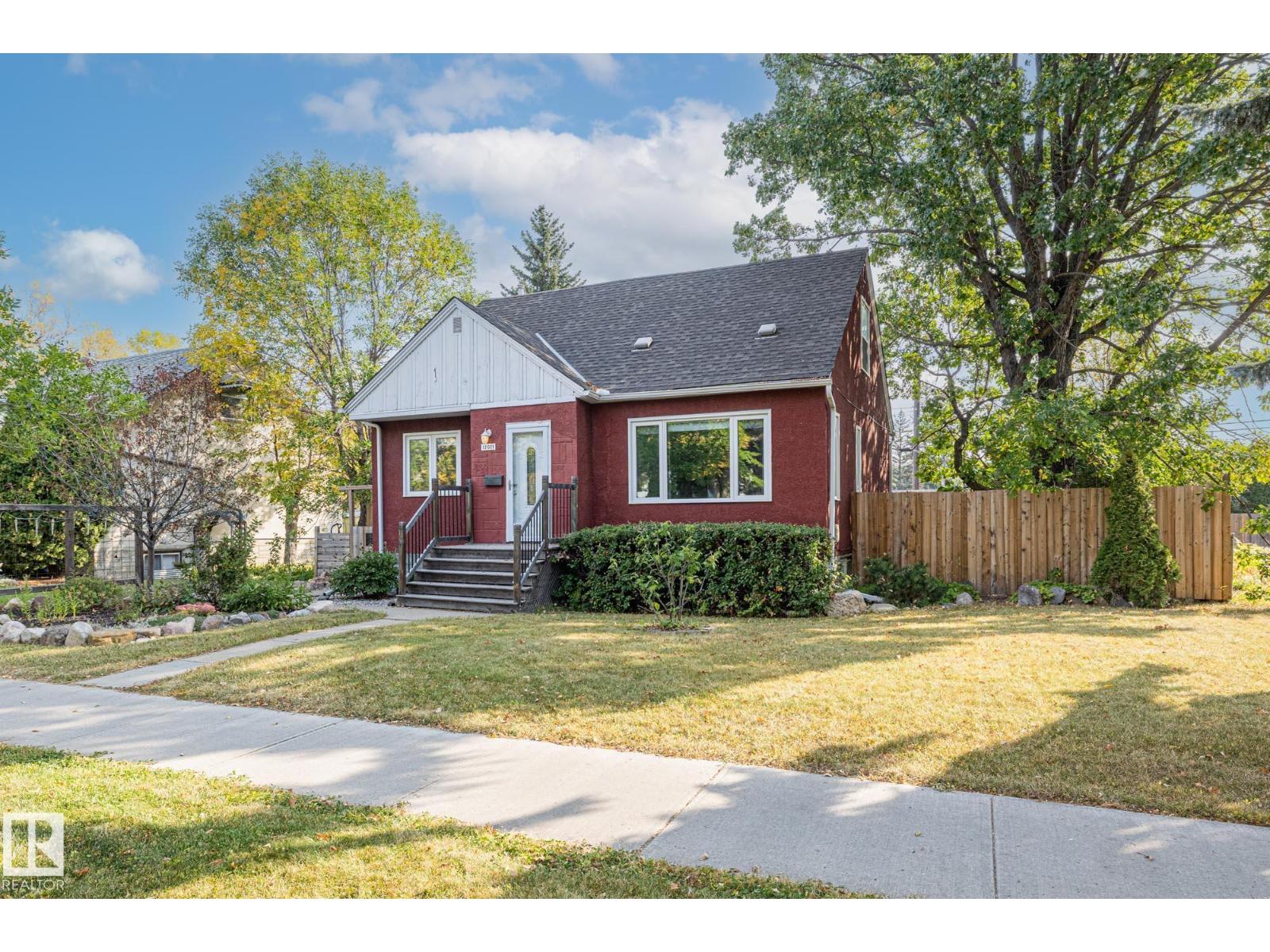 11011 135 St Nw, Edmonton, Alberta  T5M 1K4 - Photo 2 - E4458187