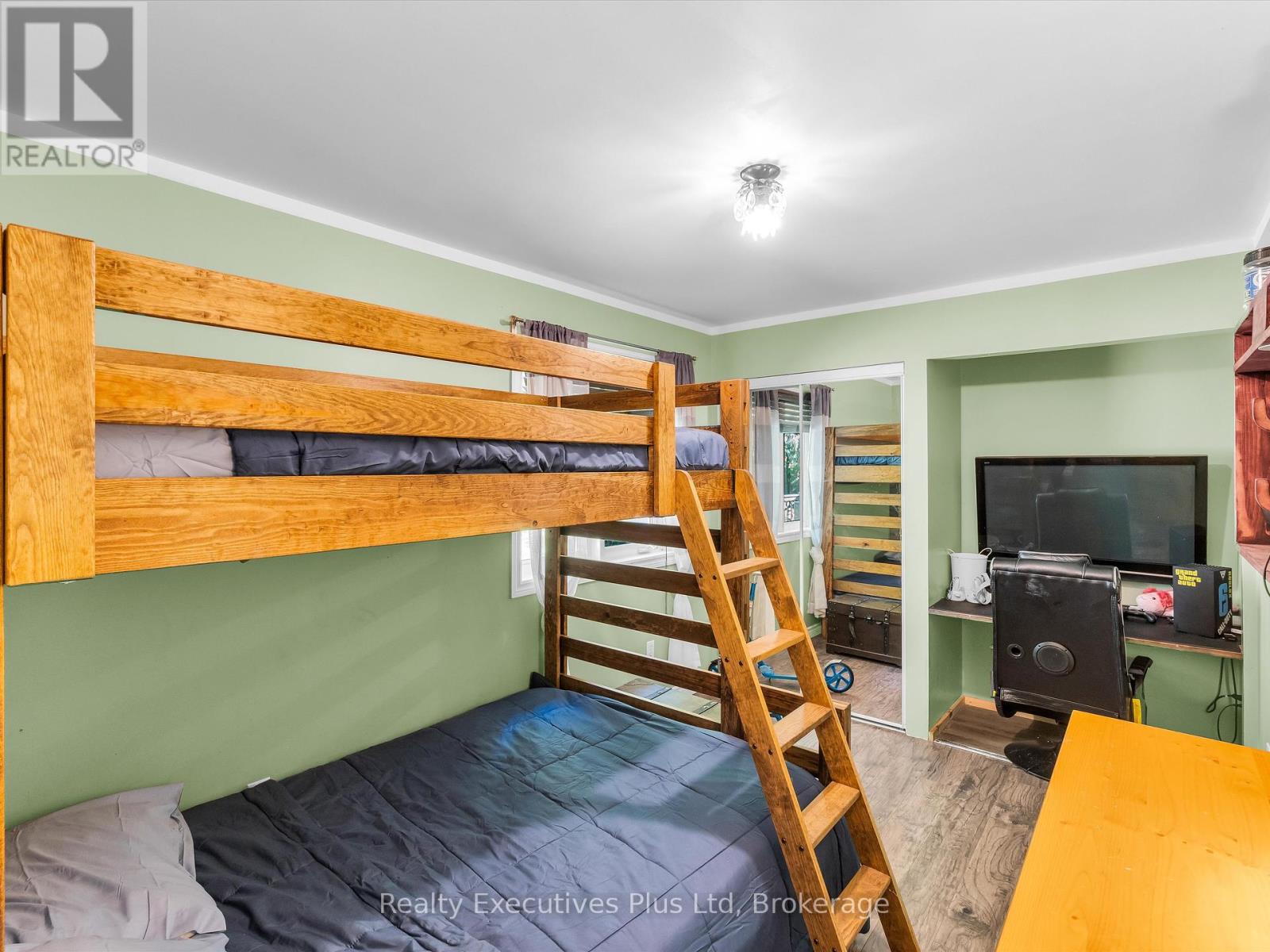 353 Mcfadden Line, Parry Sound Remote Area, Ontario  P0A 2L0 - Photo 18 - X12408603