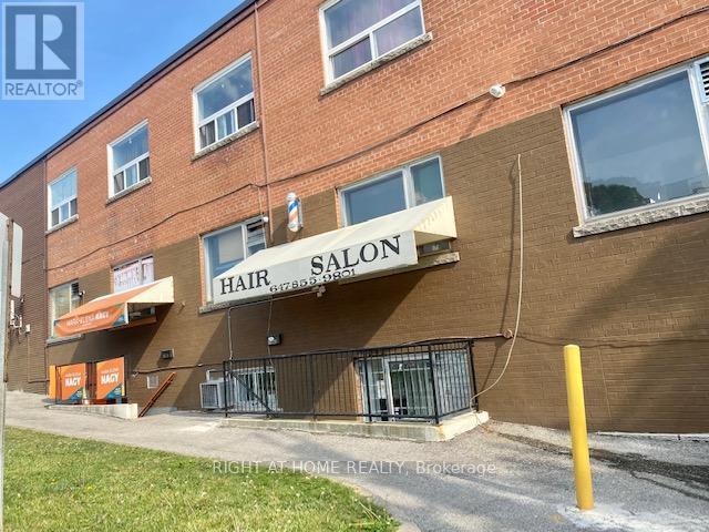 1758 Victoria Park Avenue, Toronto (Victoria Village), Ontario  M1R 1R4 - Photo 4 - C12386827