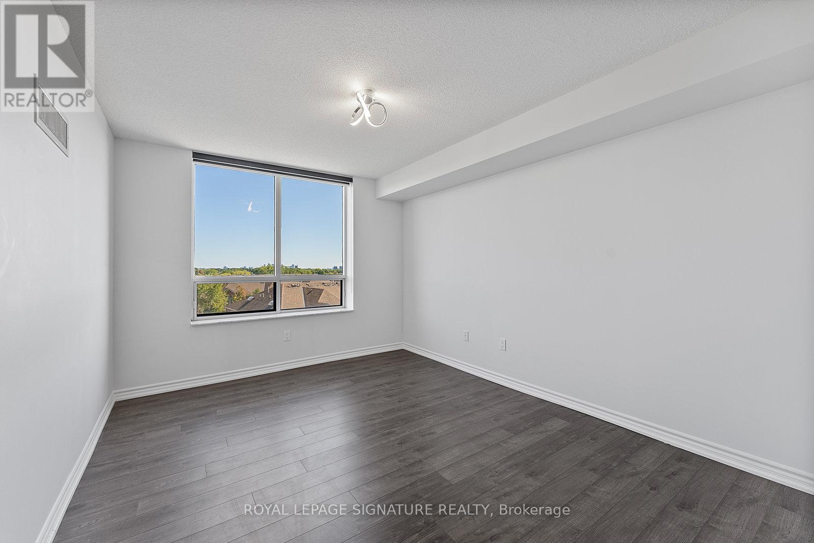 818 - 18 Sommerset Way, Toronto, Ontario  M2N 6X5 - Photo 10 - C12410558