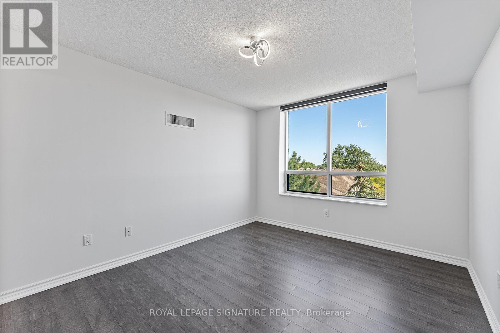 818 - 18 Sommerset Way, Toronto, Ontario  M2N 6X5 - Photo 11 - C12410558