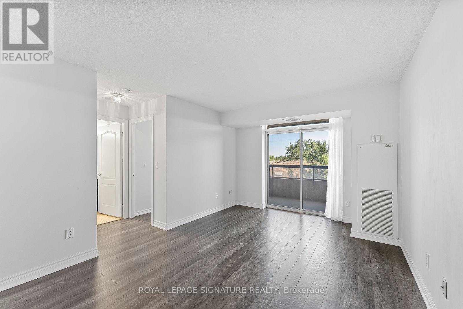 818 - 18 Sommerset Way, Toronto, Ontario  M2N 6X5 - Photo 3 - C12410558