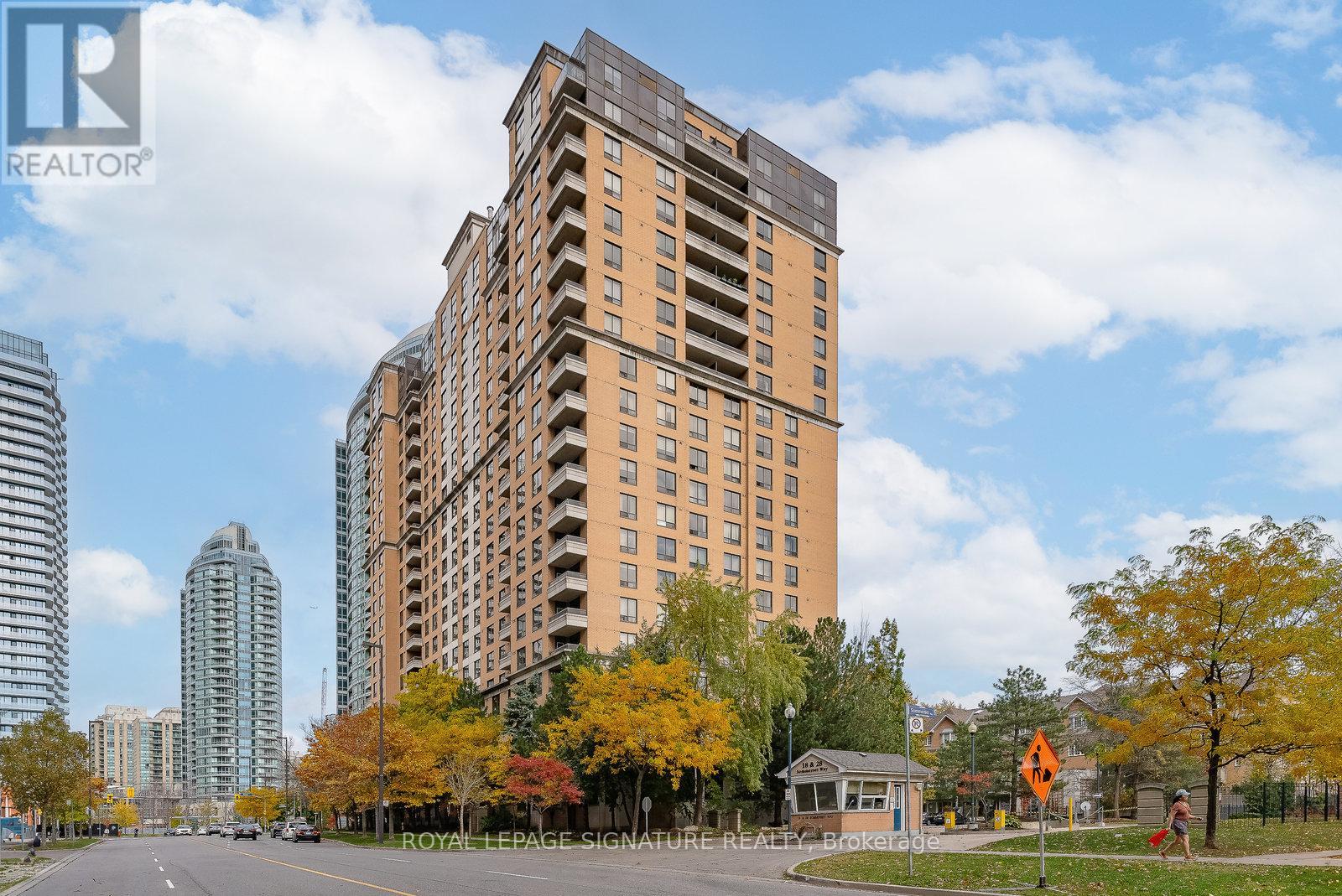 818 - 18 Sommerset Way, Toronto, Ontario  M2N 6X5 - Photo 4 - C12410558