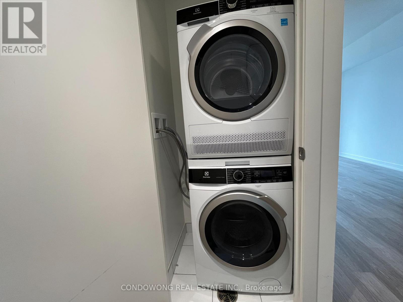 2115 - 55 Cooper Street, Toronto, Ontario  M5E 0G1 - Photo 11 - C12410618