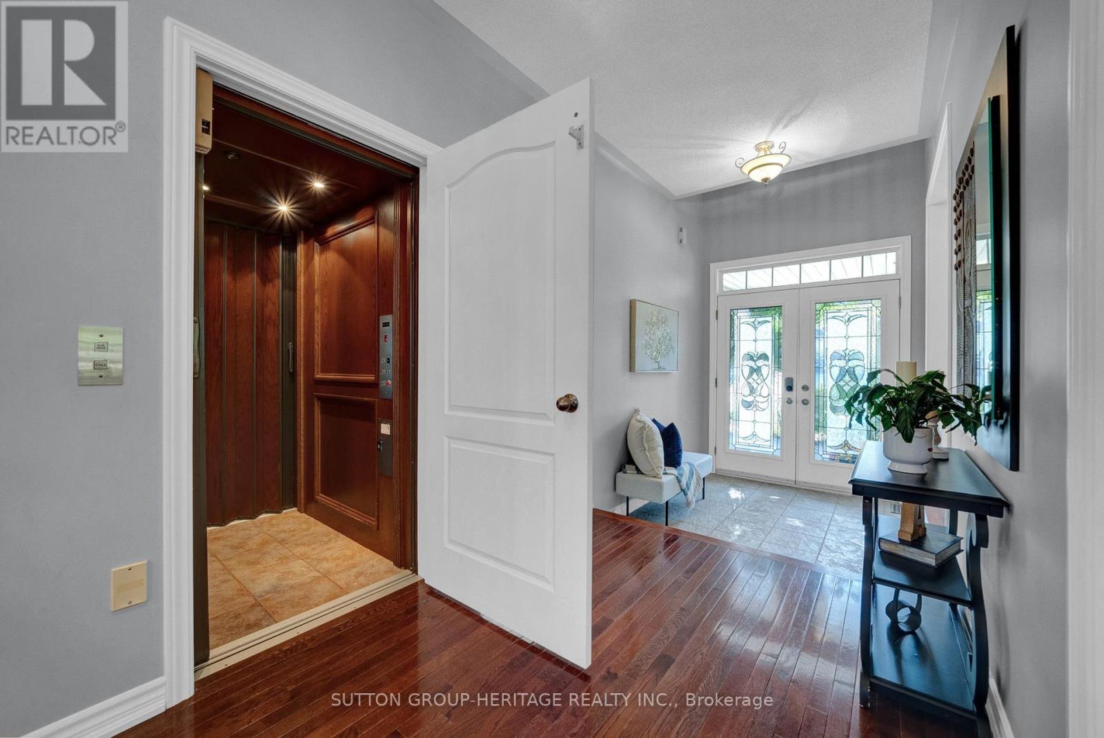 102 Kennett Drive, Whitby, Ontario  L1P 1L5 - Photo 4 - E12410564