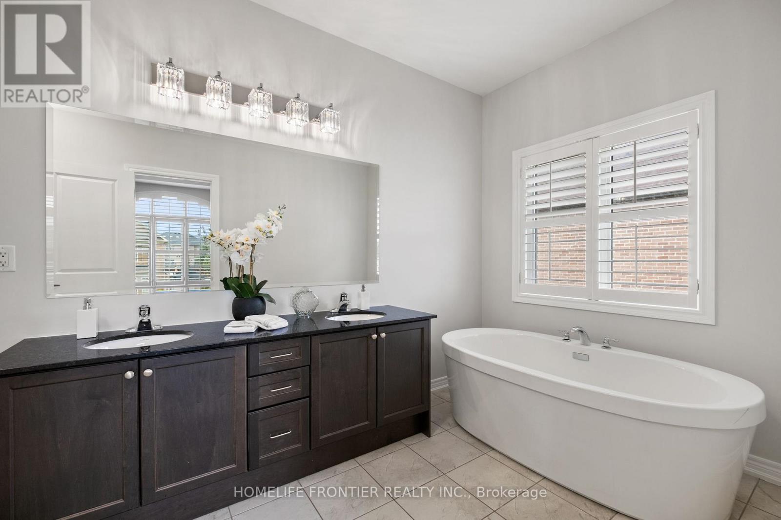 38 William Graham Drive, Aurora, Ontario  L4G 0V7 - Photo 19 - N12410544