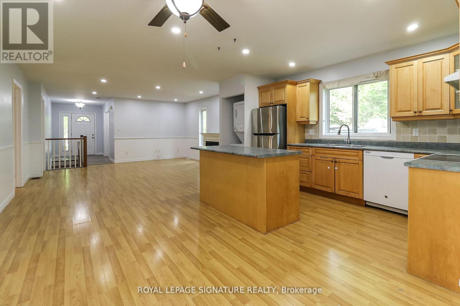 1463 River Road, Wasaga Beach, Ontario  L9Z 2W5 - Photo 5 - S12410552