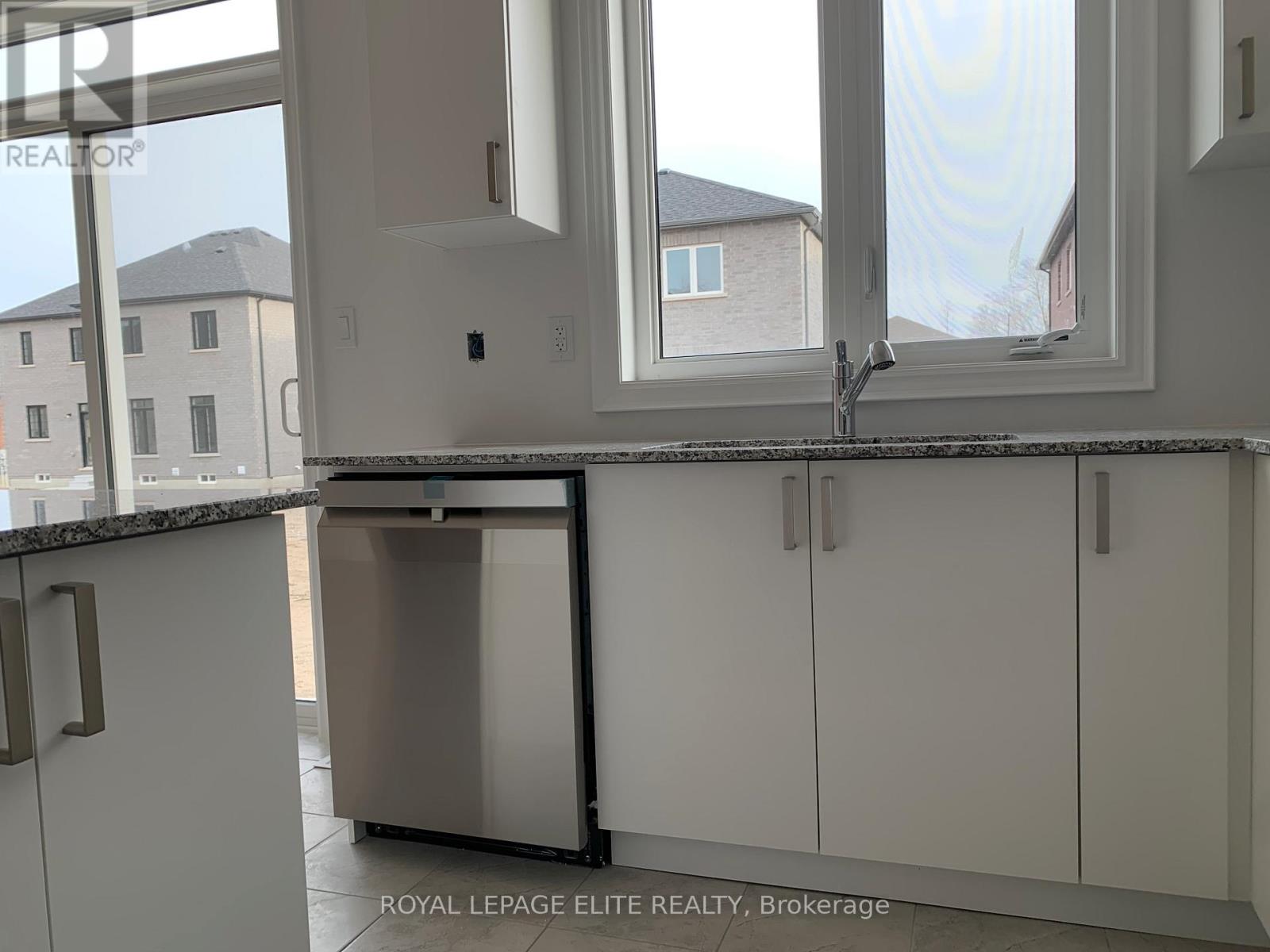 23 Amber Drive, Wasaga Beach, Ontario  L9Z 0R9 - Photo 11 - S12410603