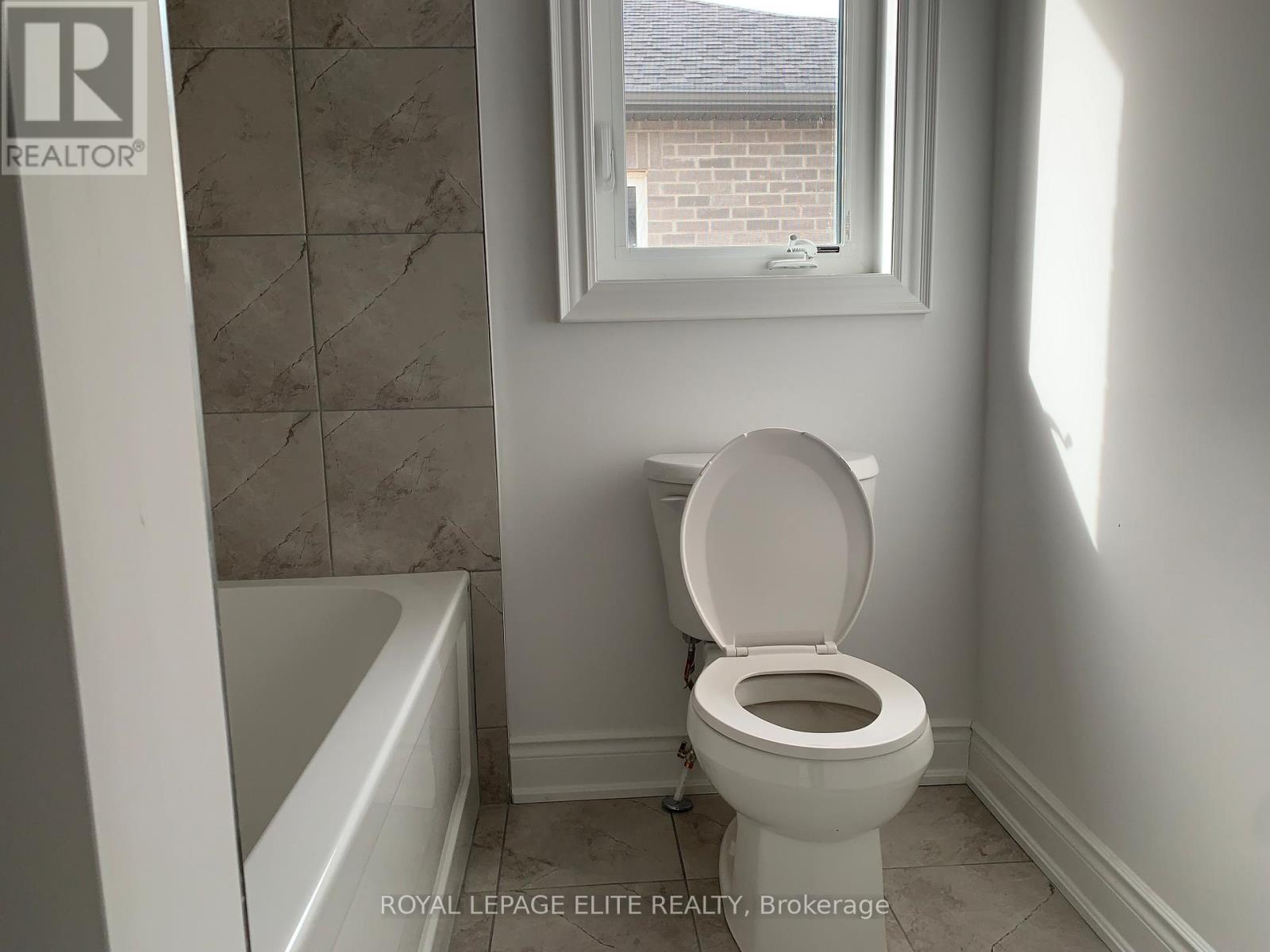 23 Amber Drive, Wasaga Beach, Ontario  L9Z 0R9 - Photo 25 - S12410603