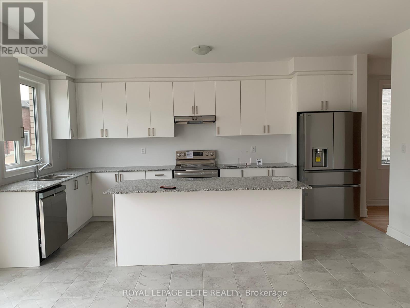 23 Amber Drive, Wasaga Beach, Ontario  L9Z 0R9 - Photo 6 - S12410603