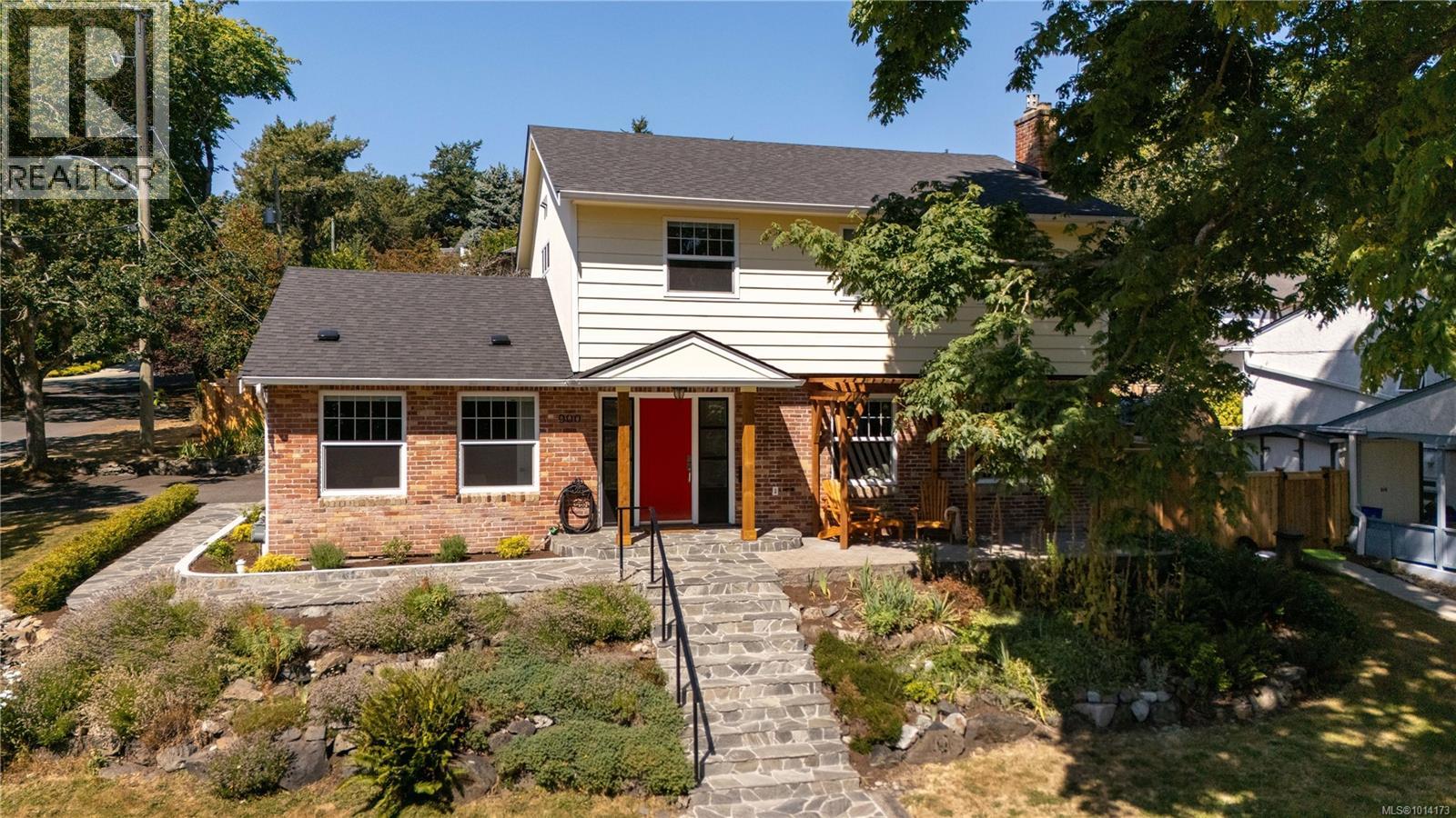 900 Richmond Ave, Victoria, British Columbia  V8S 3Z3 - Photo 4 - 1014173
