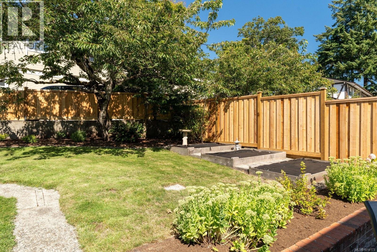 900 Richmond Ave, Victoria, British Columbia  V8S 3Z3 - Photo 40 - 1014173