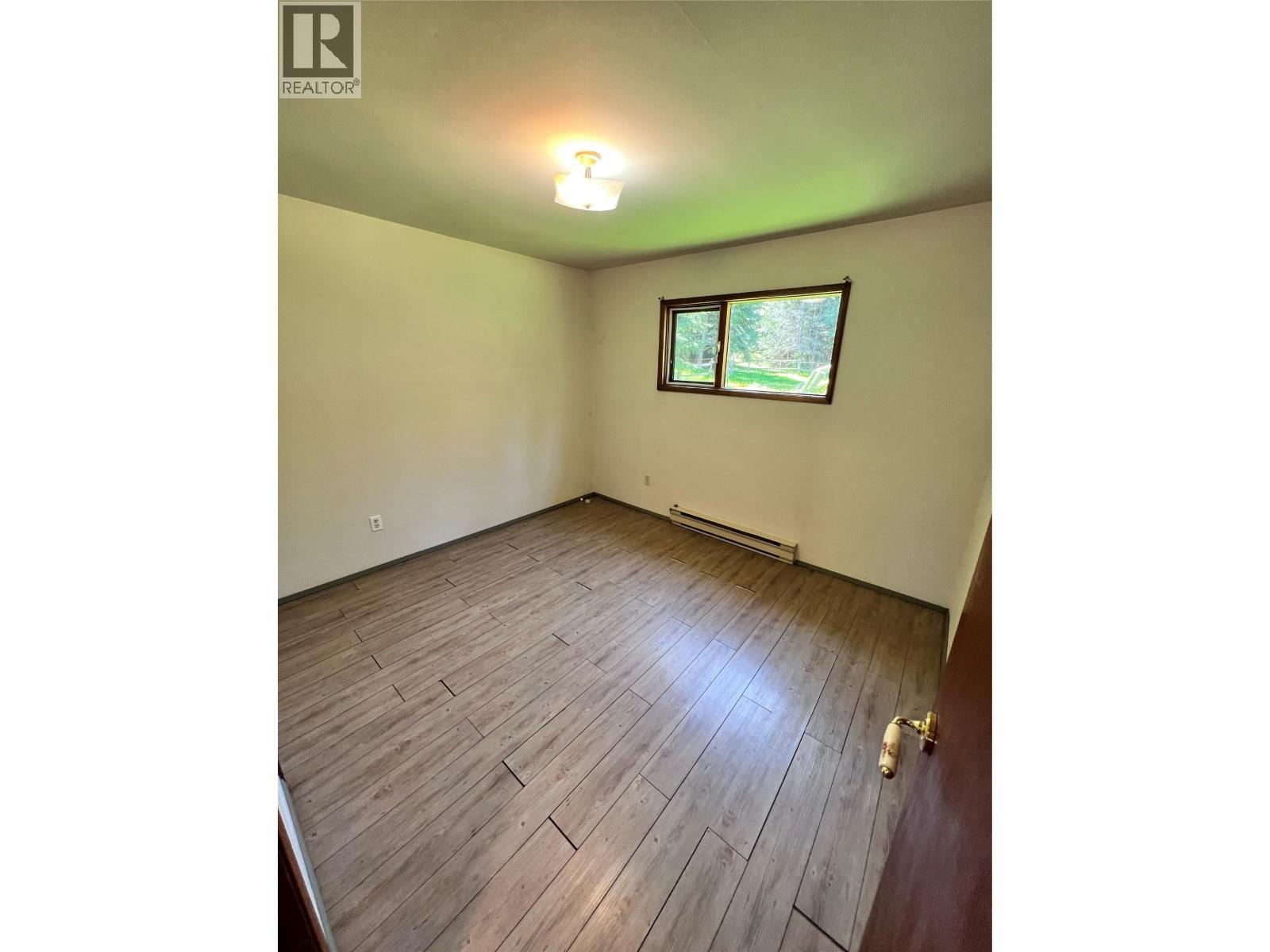 44 Hollingsworth Road, Cherryville, British Columbia  V0E 2G3 - Photo 12 - 10363307