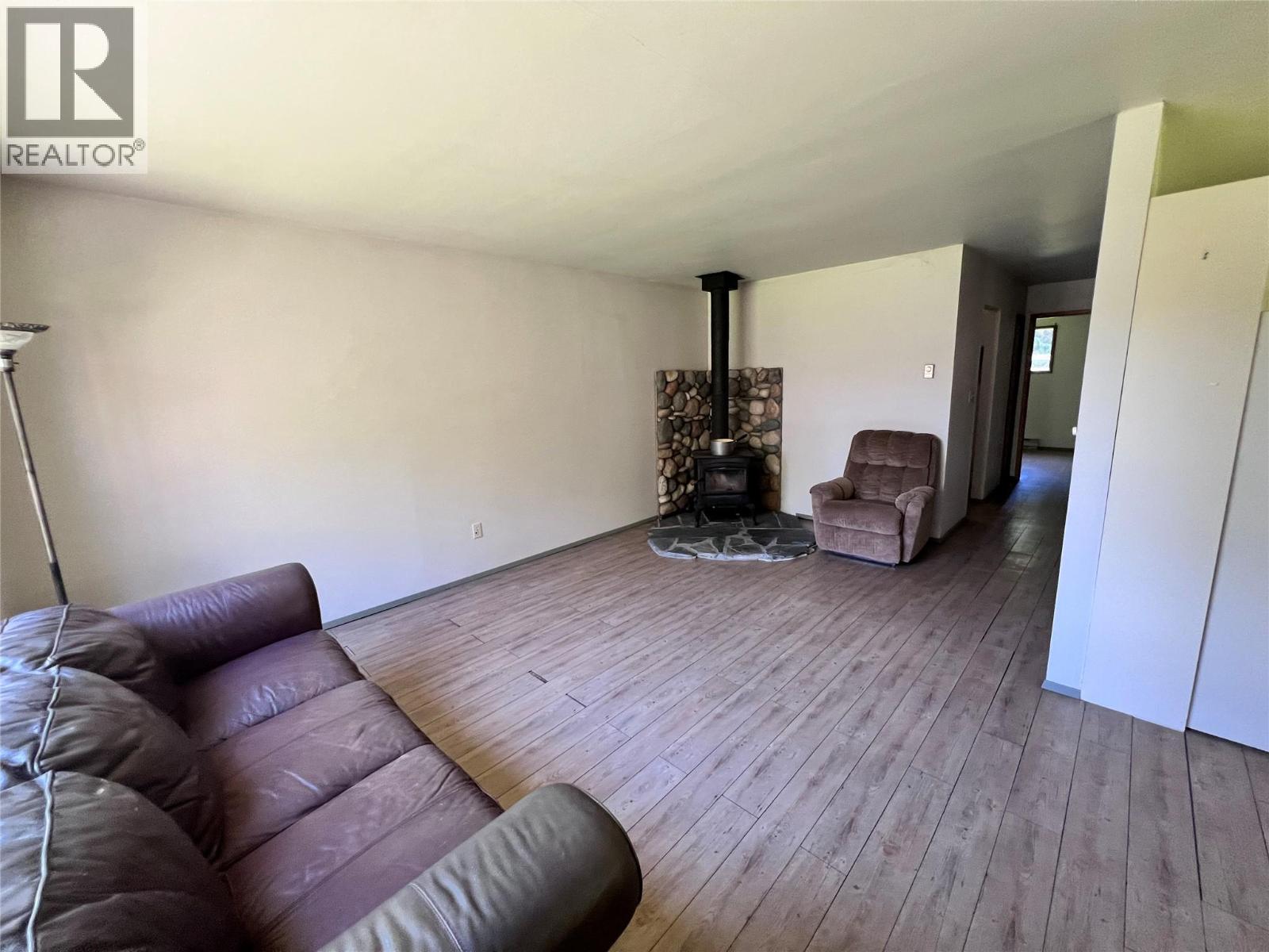 44 Hollingsworth Road, Cherryville, British Columbia  V0E 2G3 - Photo 5 - 10363307