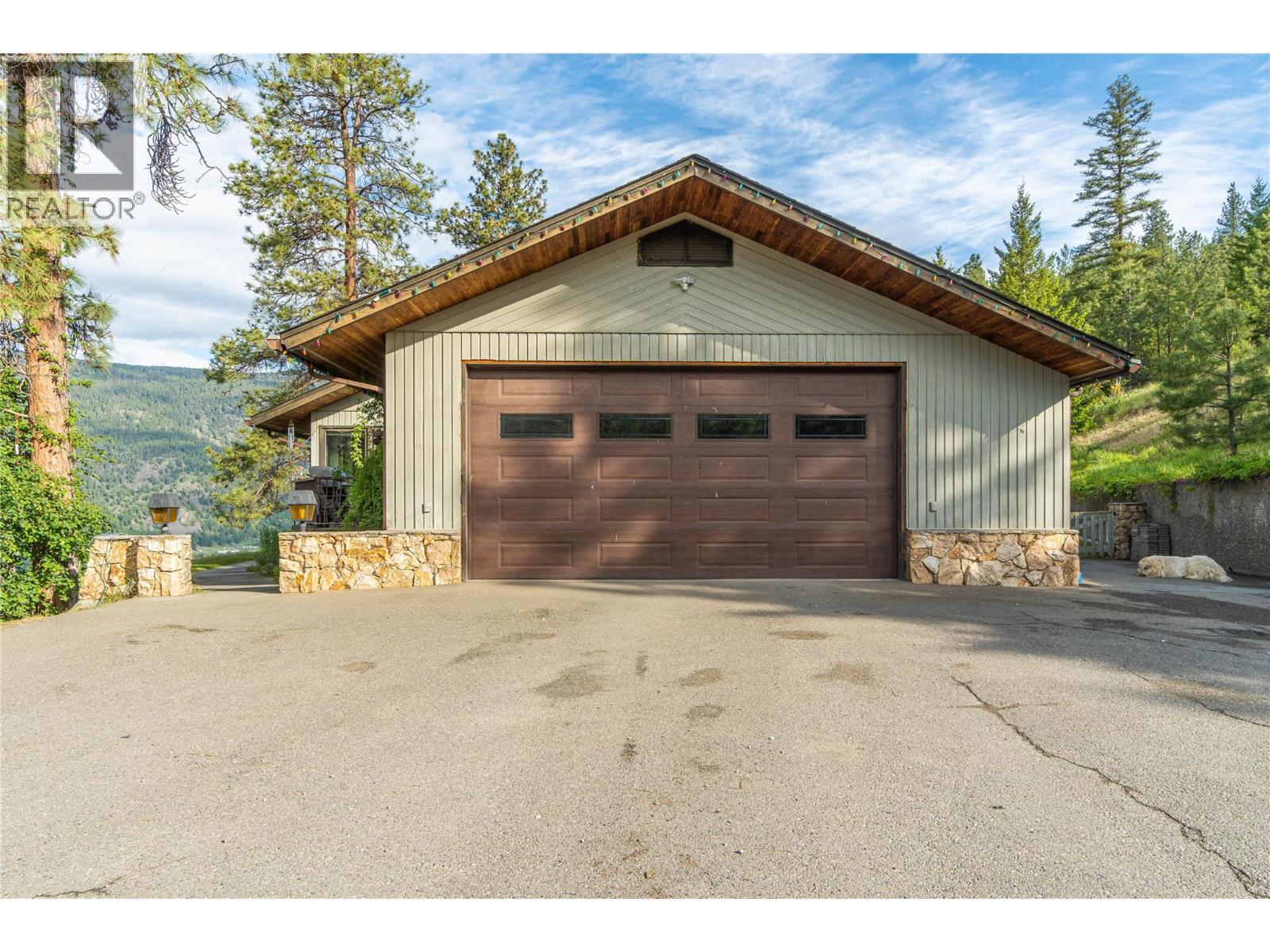 8548 Yellowhead Highway, Kamloops, British Columbia  V0E 1Z2 - Photo 46 - 10363132