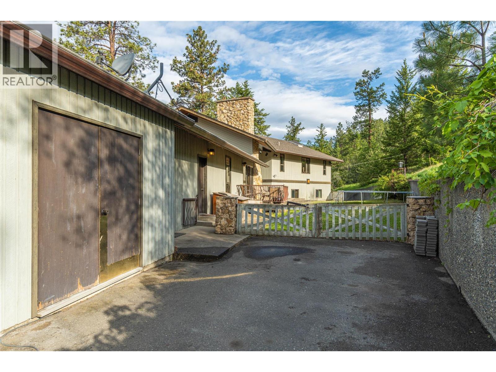 8548 Yellowhead Highway, Kamloops, British Columbia  V0E 1Z2 - Photo 48 - 10363132