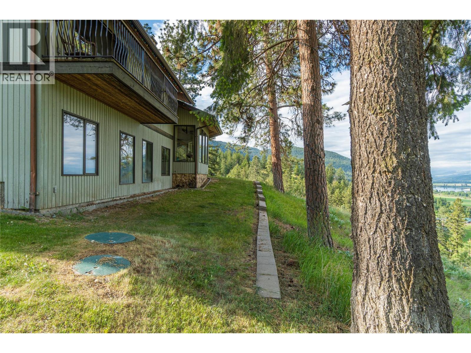 8548 Yellowhead Highway, Kamloops, British Columbia  V0E 1Z2 - Photo 52 - 10363132
