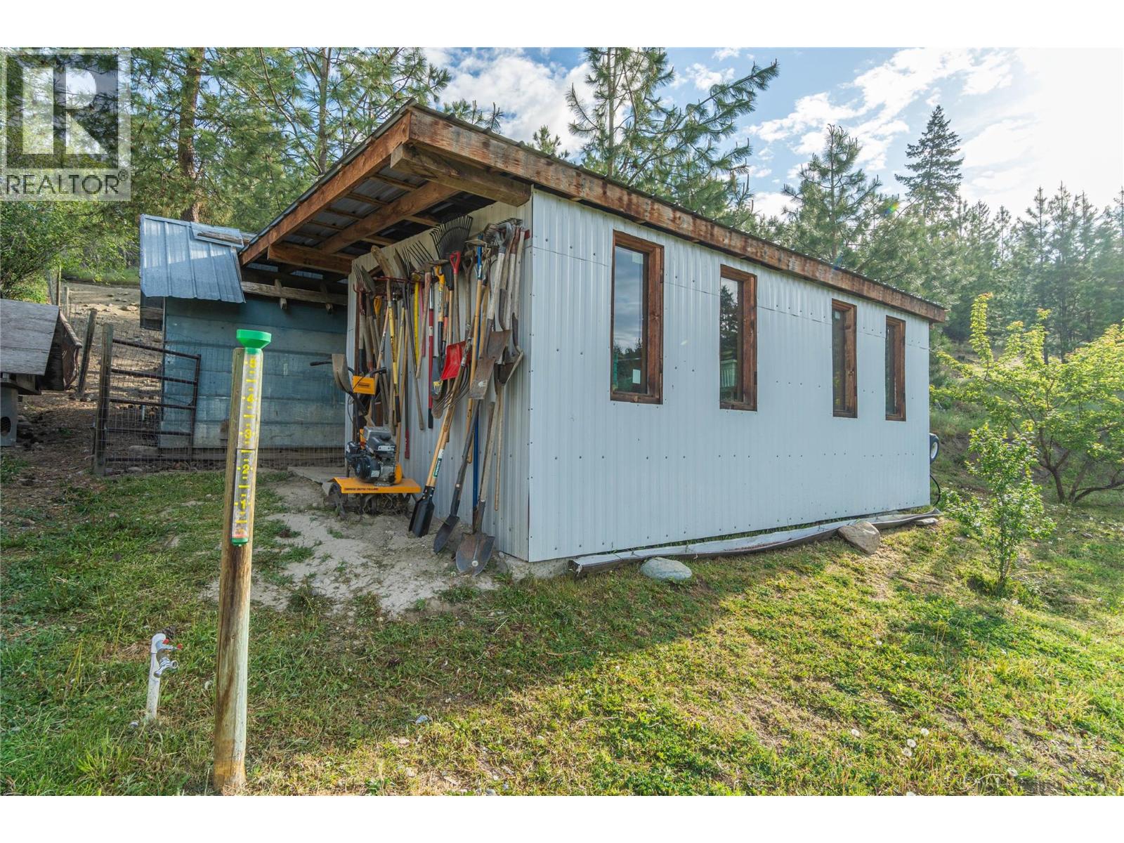 8548 Yellowhead Highway, Kamloops, British Columbia  V0E 1Z2 - Photo 63 - 10363132