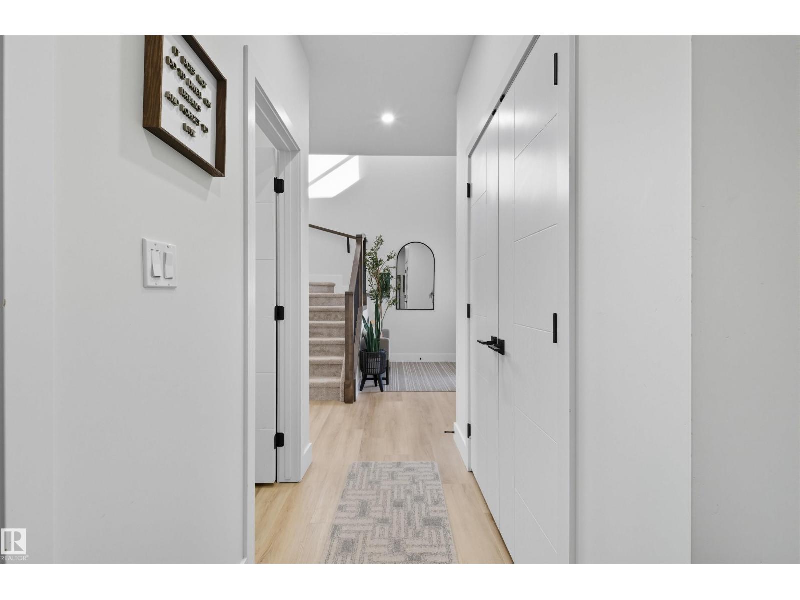 6076 180 Av Nw, Edmonton, Alberta  T5Y 3X1 - Photo 9 - E4458191