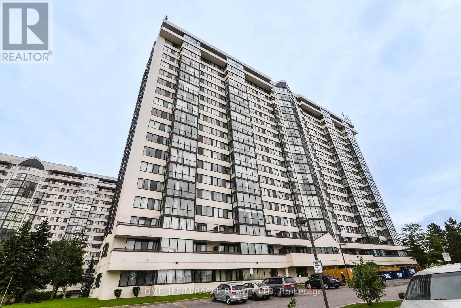 909 - 10 Markbrook Lane, Toronto, Ontario  M9V 5E3 - Photo 1 - W12410514