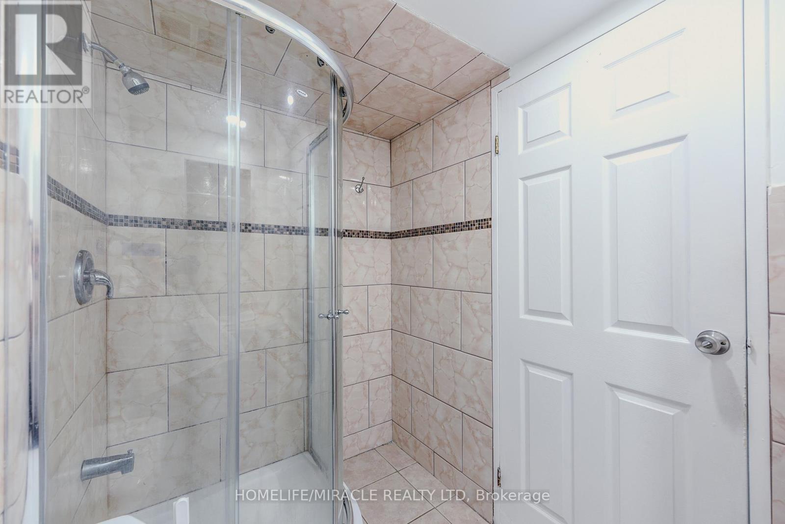 909 - 10 Markbrook Lane, Toronto, Ontario  M9V 5E3 - Photo 13 - W12410514