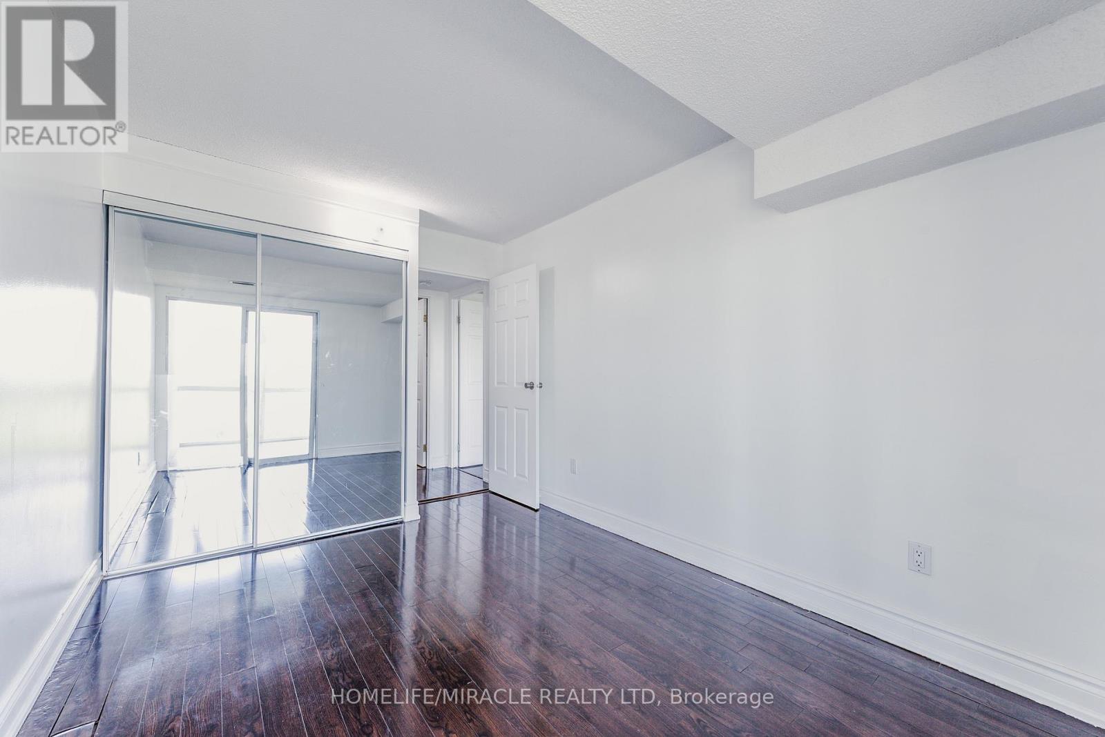 909 - 10 Markbrook Lane, Toronto, Ontario  M9V 5E3 - Photo 15 - W12410514