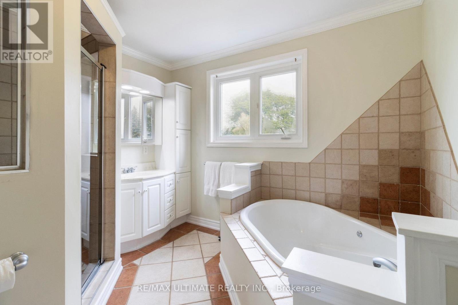 40 Birchview Crescent, Caledon, Ontario  L7E 3X1 - Photo 19 - W12410531