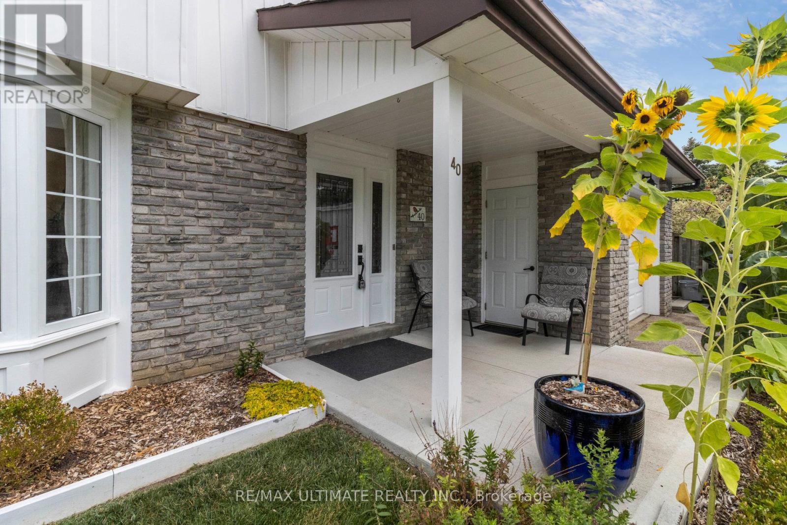 40 Birchview Crescent, Caledon, Ontario  L7E 3X1 - Photo 3 - W12410531