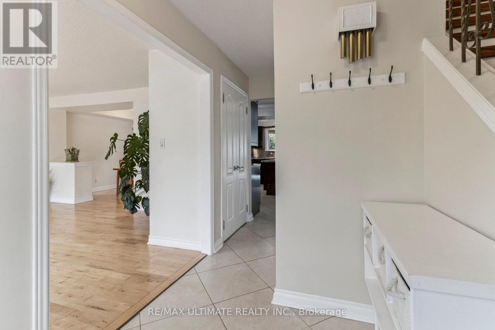40 Birchview Crescent, Caledon, Ontario  L7E 3X1 - Photo 5 - W12410531
