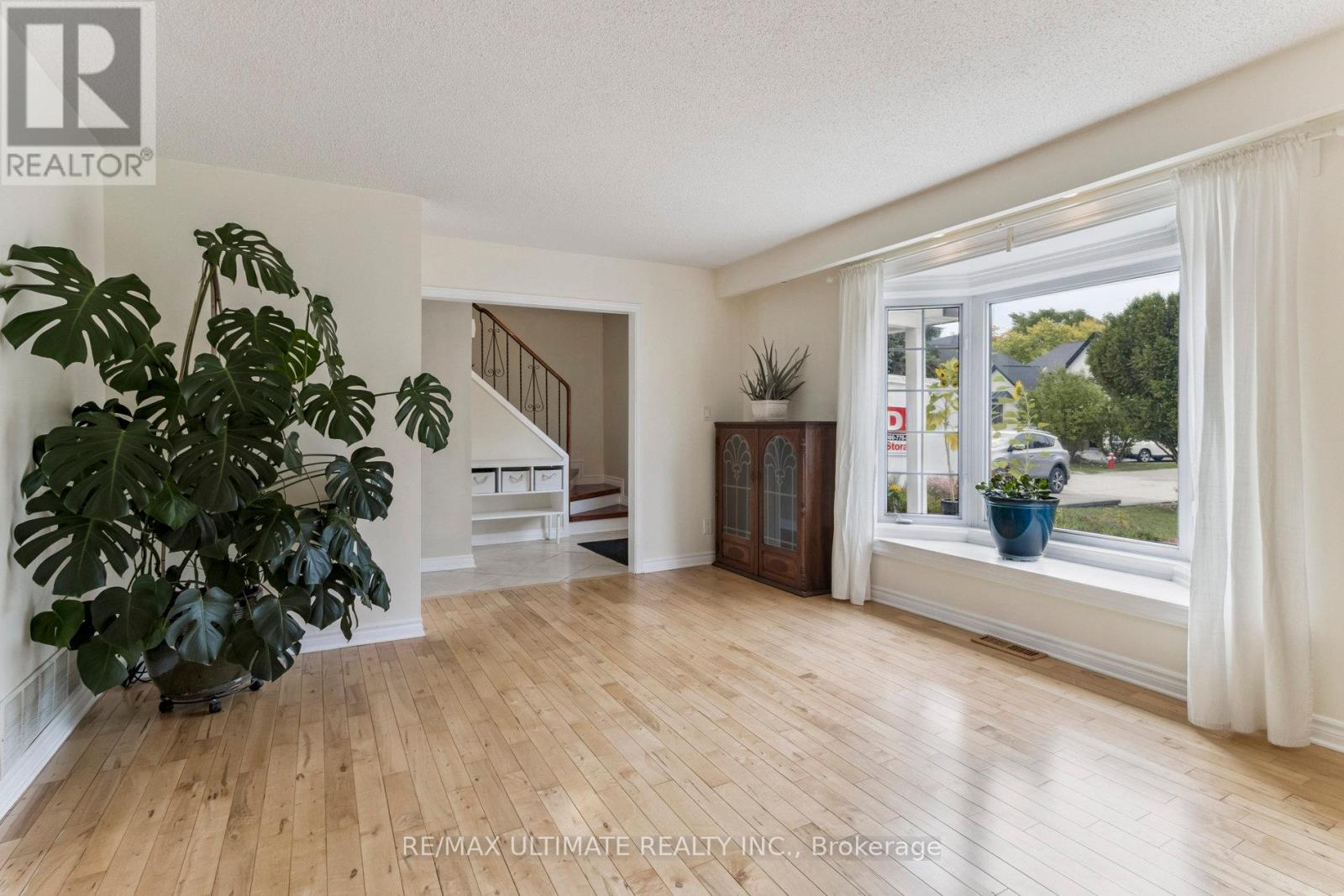 40 Birchview Crescent, Caledon, Ontario  L7E 3X1 - Photo 7 - W12410531