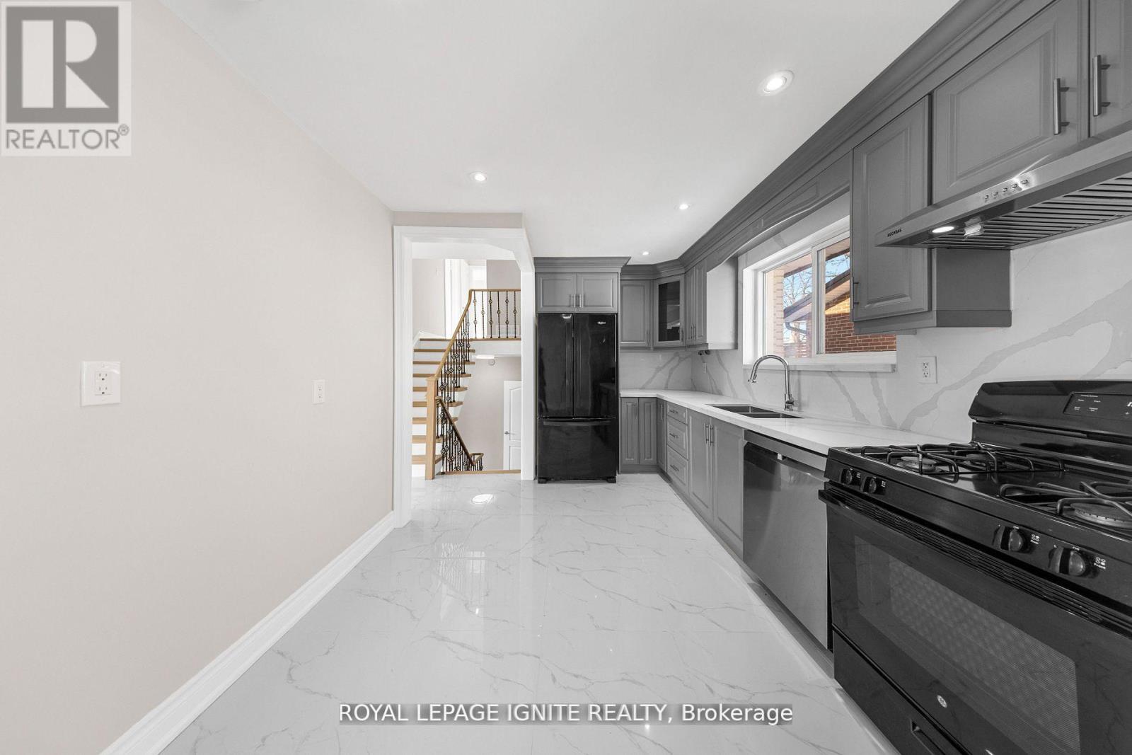 6 Brantley Crescent, Toronto, Ontario  M3J 1X5 - Photo 20 - W12410553