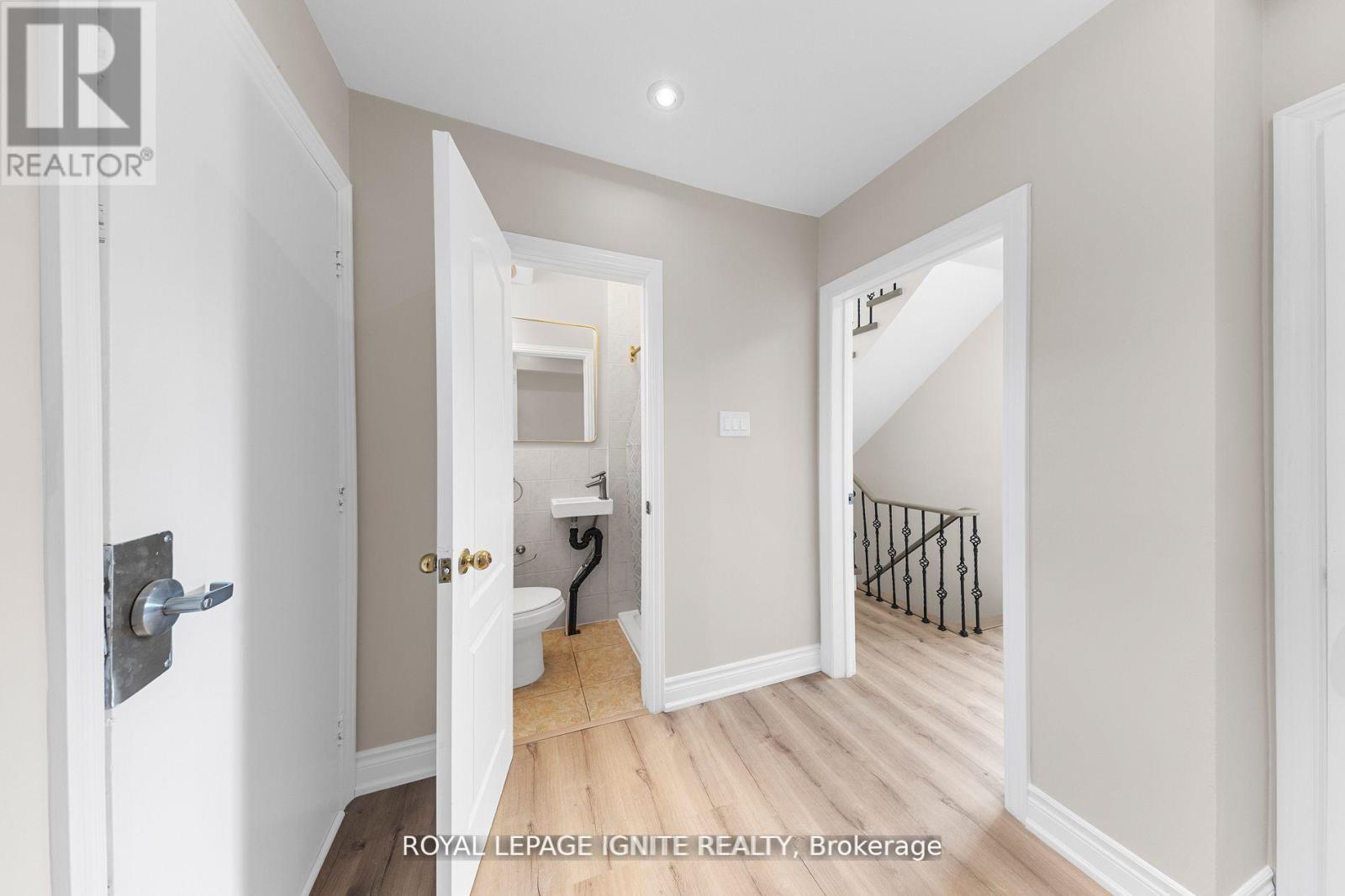 6 Brantley Crescent, Toronto, Ontario  M3J 1X5 - Photo 32 - W12410553