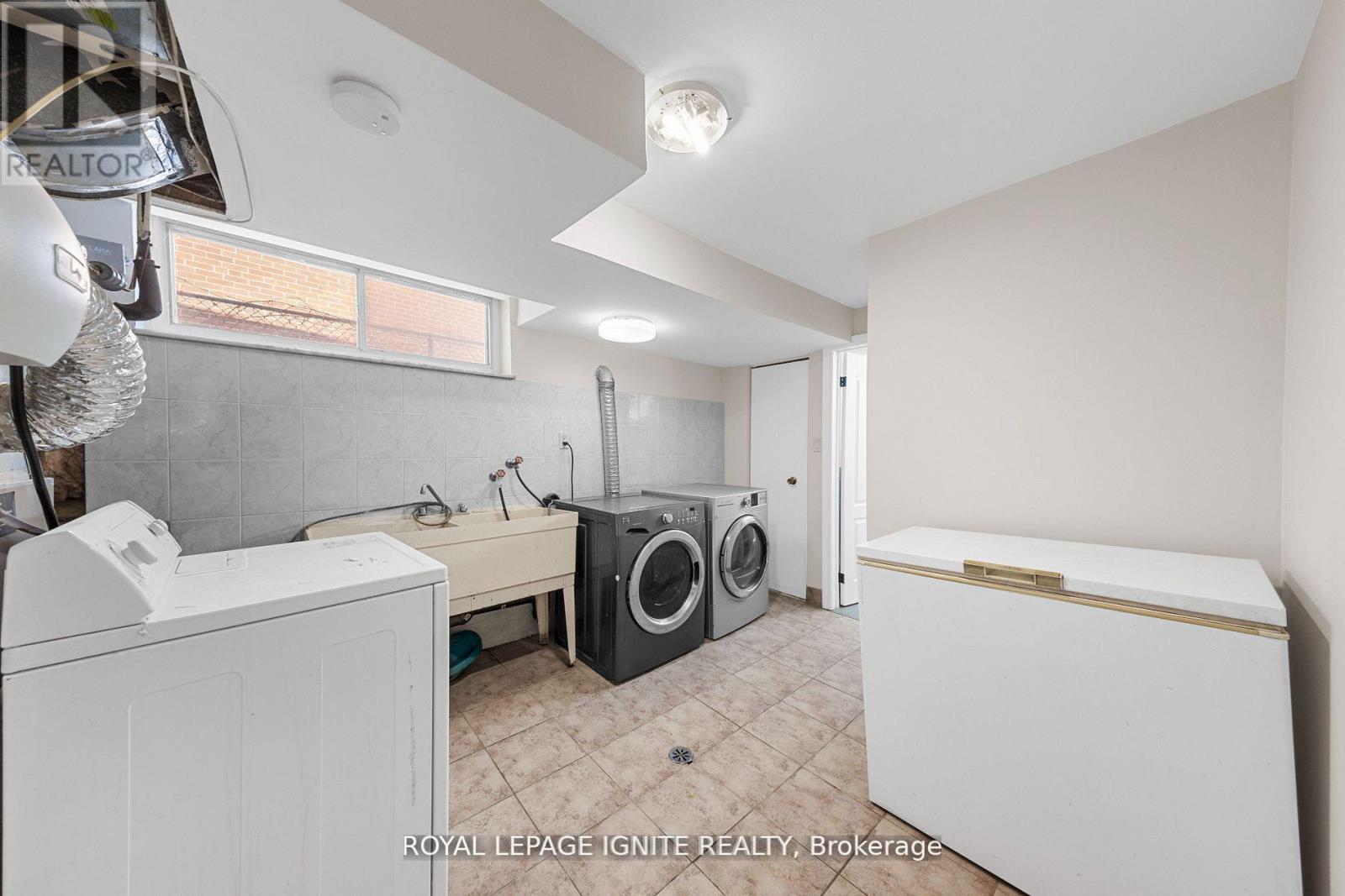 6 Brantley Crescent, Toronto, Ontario  M3J 1X5 - Photo 37 - W12410553