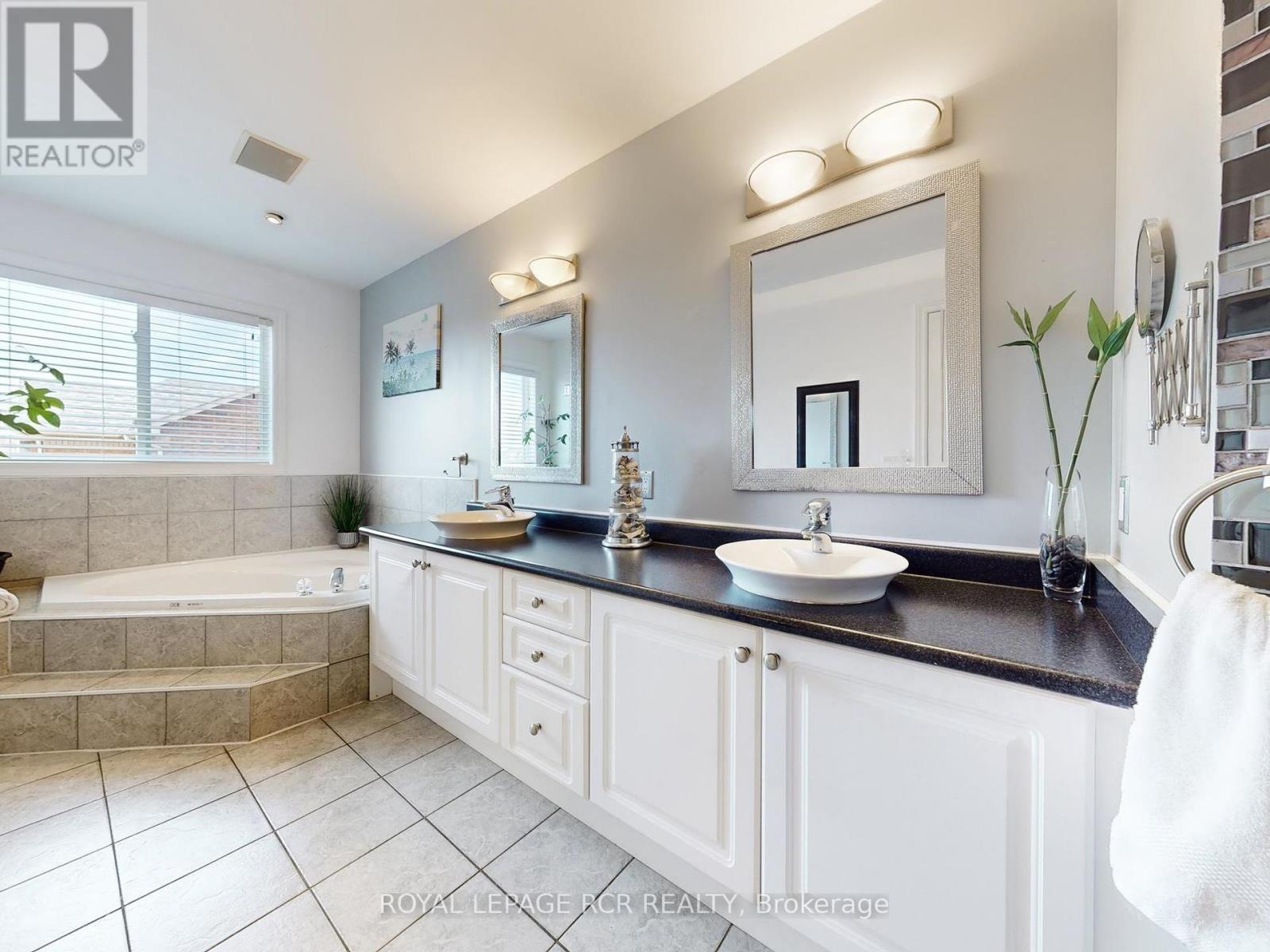 28 Wakely Boulevard, Caledon, Ontario  L7E 2G9 - Photo 20 - W12410557