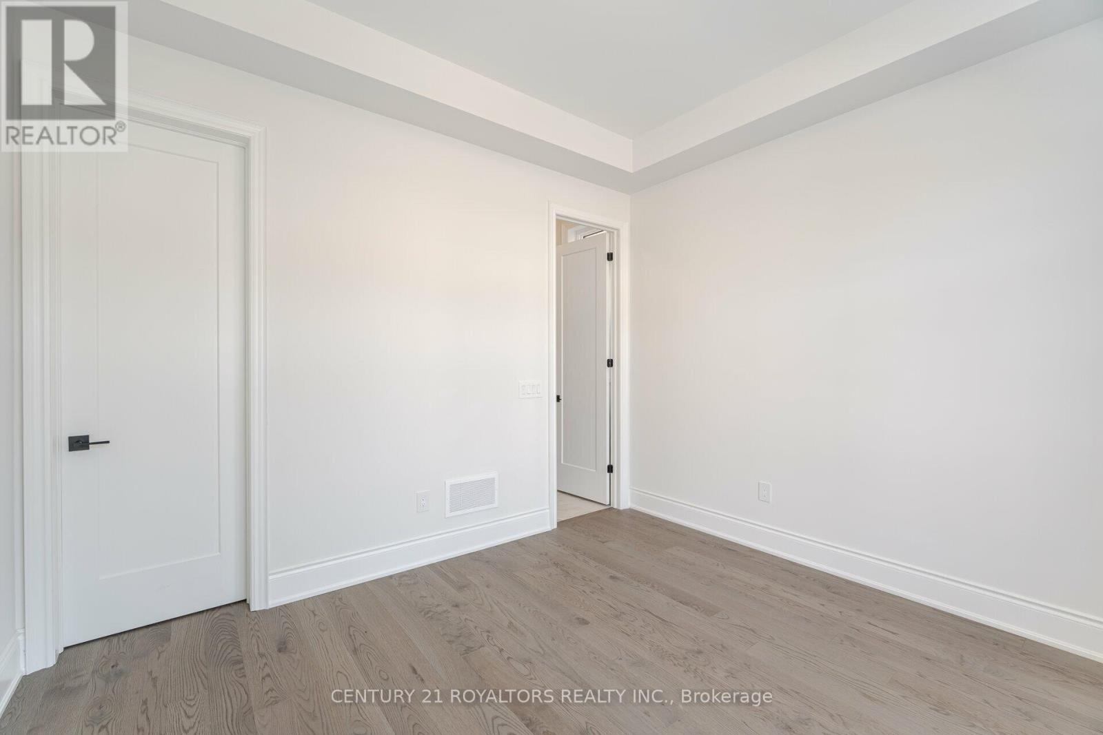 80 James Walker Avenue, Caledon, Ontario  L7C 4N1 - Photo 7 - W12410586