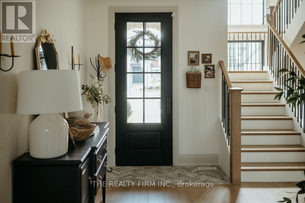 78 Optimist Drive, Southwold, Ontario  N5P 0G3 - Photo 6 - X12410630
