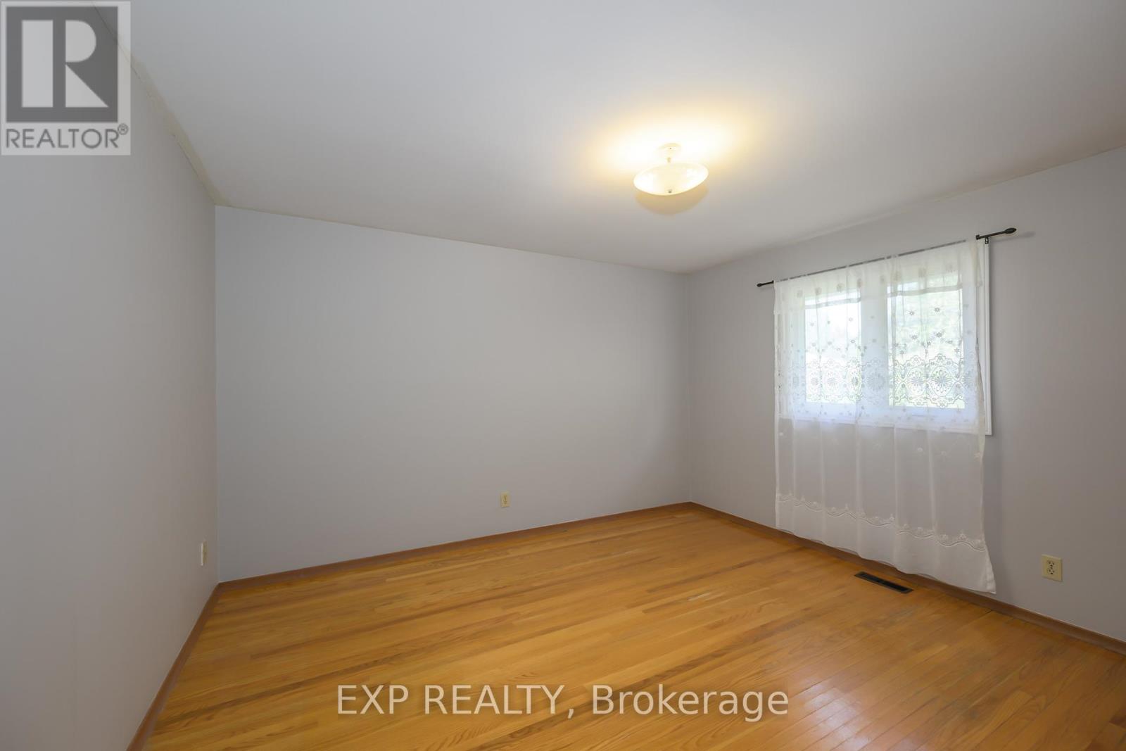 289 Fairhaven Circle, London East, Ontario  N5W 1E4 - Photo 10 - X12410664