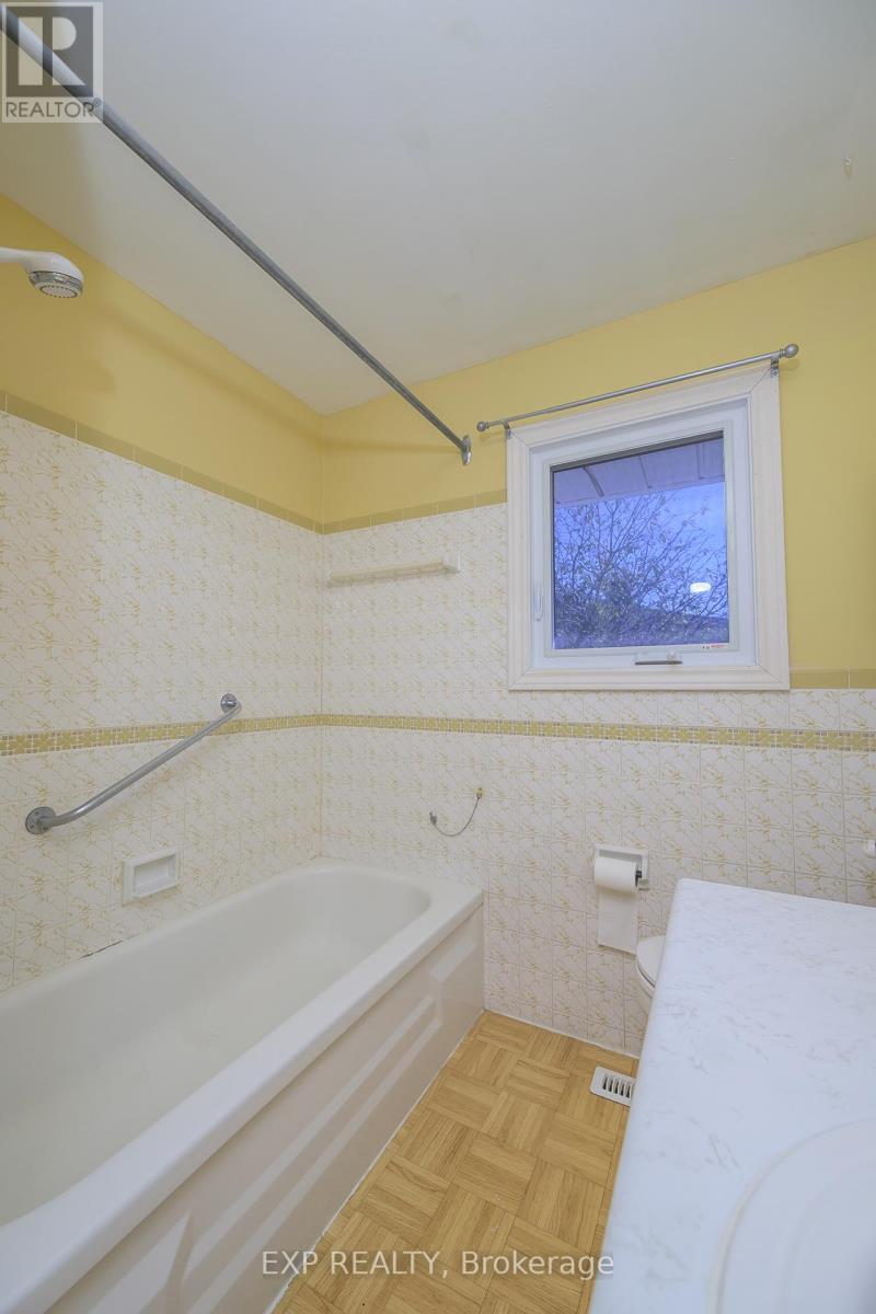 289 Fairhaven Circle, London East, Ontario  N5W 1E4 - Photo 15 - X12410664