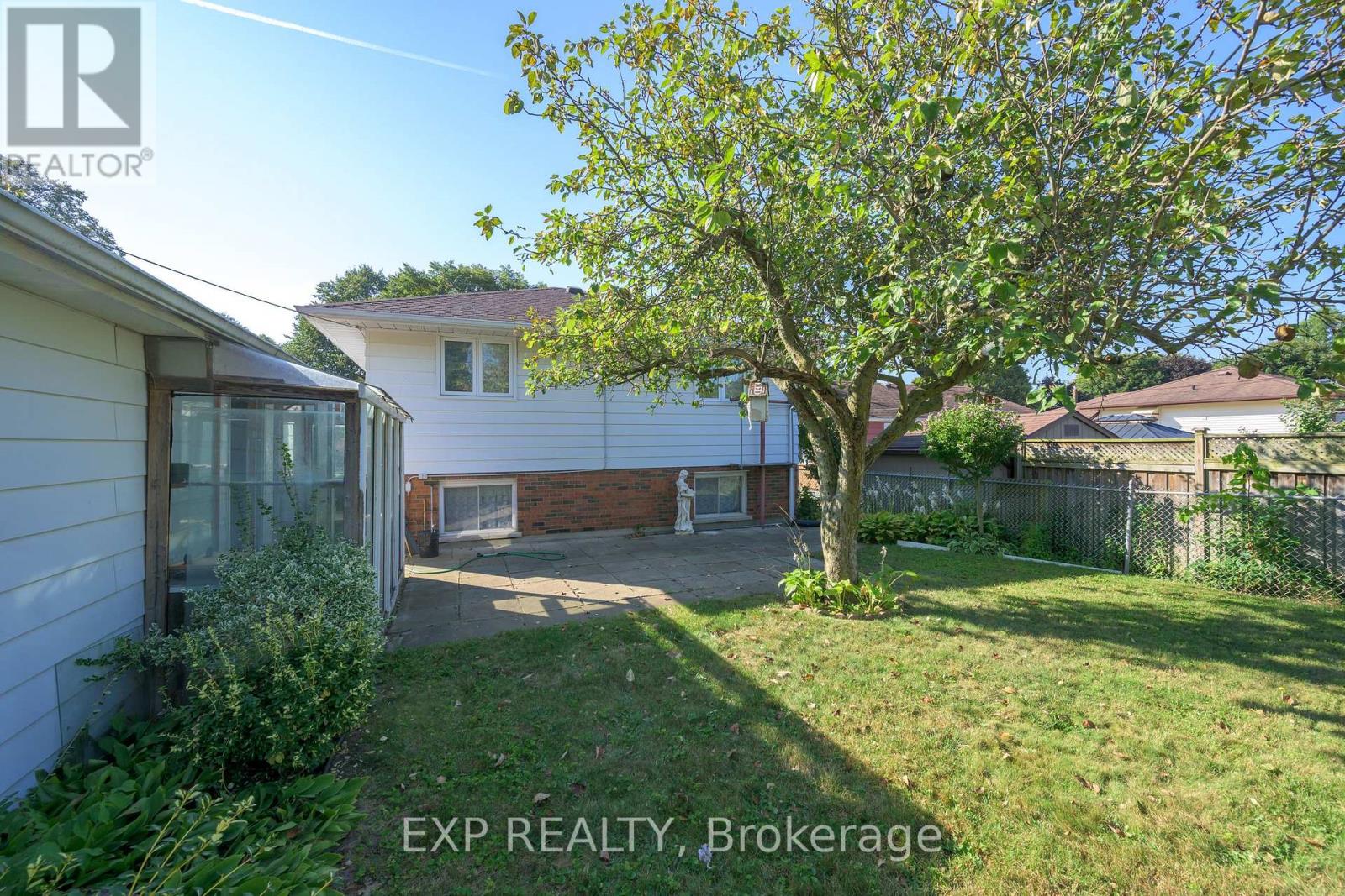289 Fairhaven Circle, London East, Ontario  N5W 1E4 - Photo 31 - X12410664