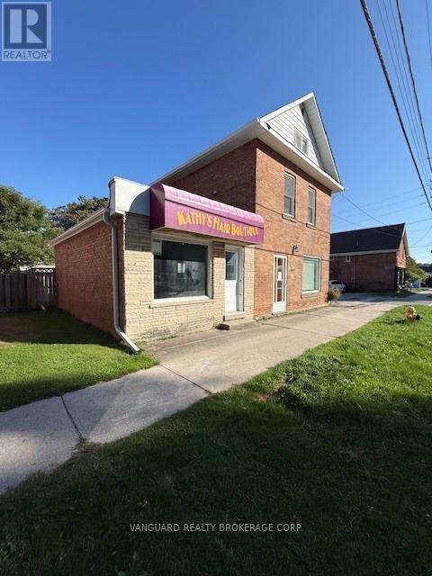 1803 4th Avenue W, Owen Sound, Ontario  N4K 4X9 - Photo 1 - X12410566