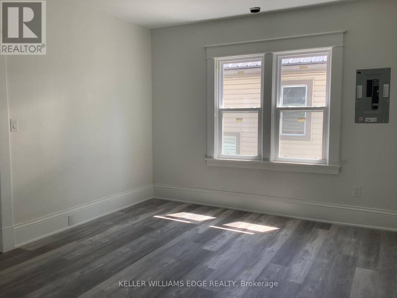 90 Kent St Street S, Haldimand, Ontario  N3Y 2X9 - Photo 5 - X12410590