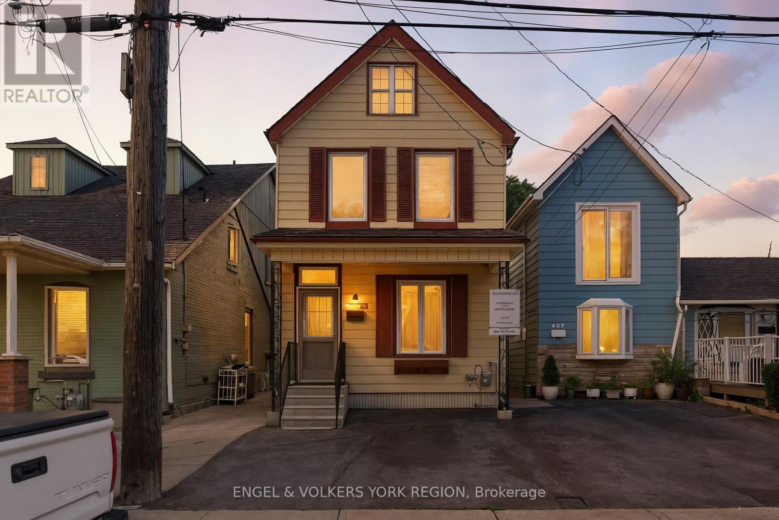484 John Street N, Hamilton, Ontario  L8L 4R5 - Photo 1 - X12410628