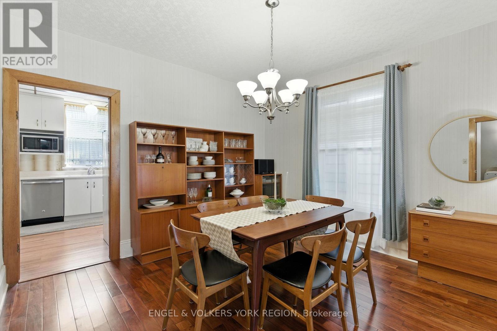 484 John Street N, Hamilton, Ontario  L8L 4R5 - Photo 4 - X12410628