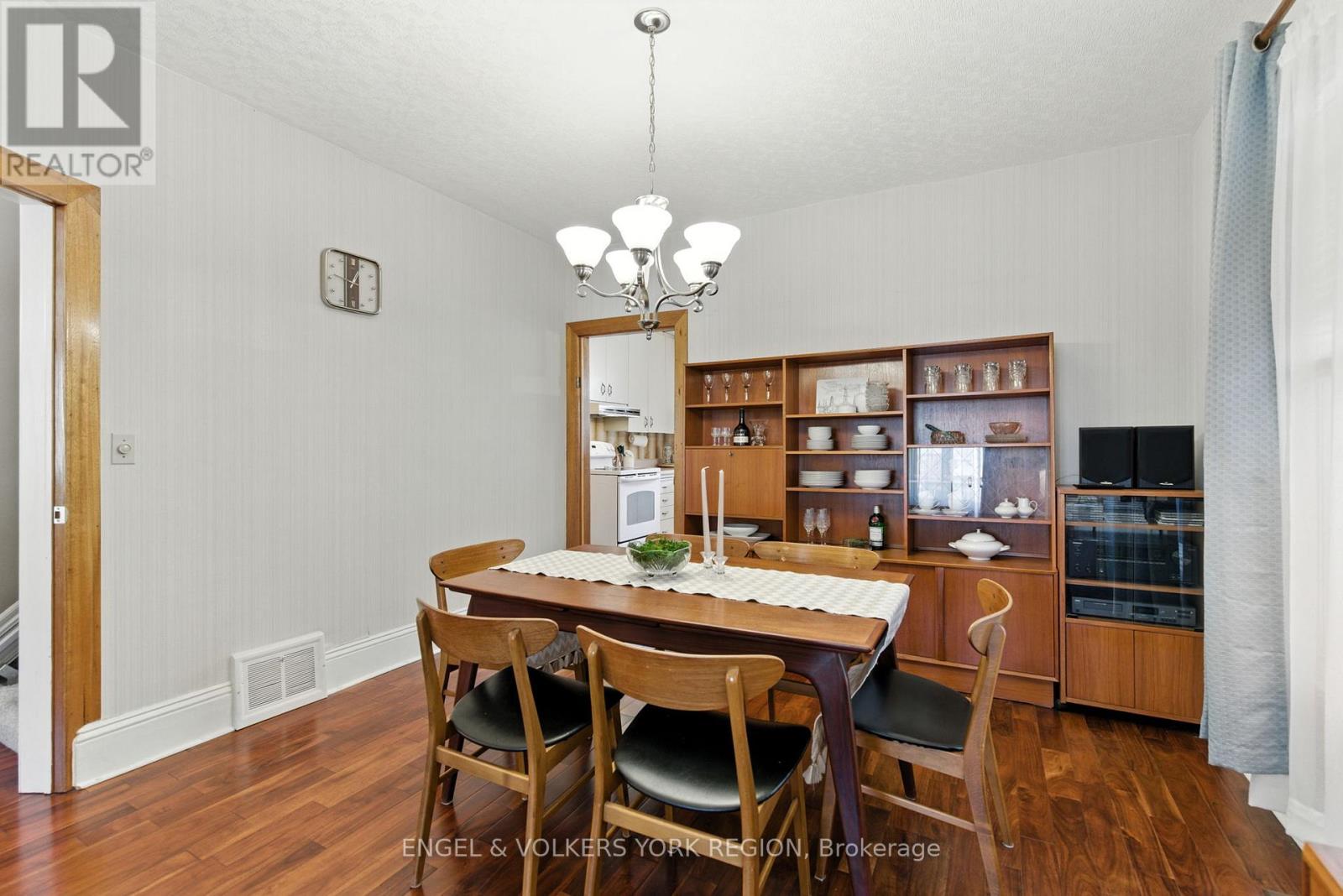484 John Street N, Hamilton, Ontario  L8L 4R5 - Photo 5 - X12410628