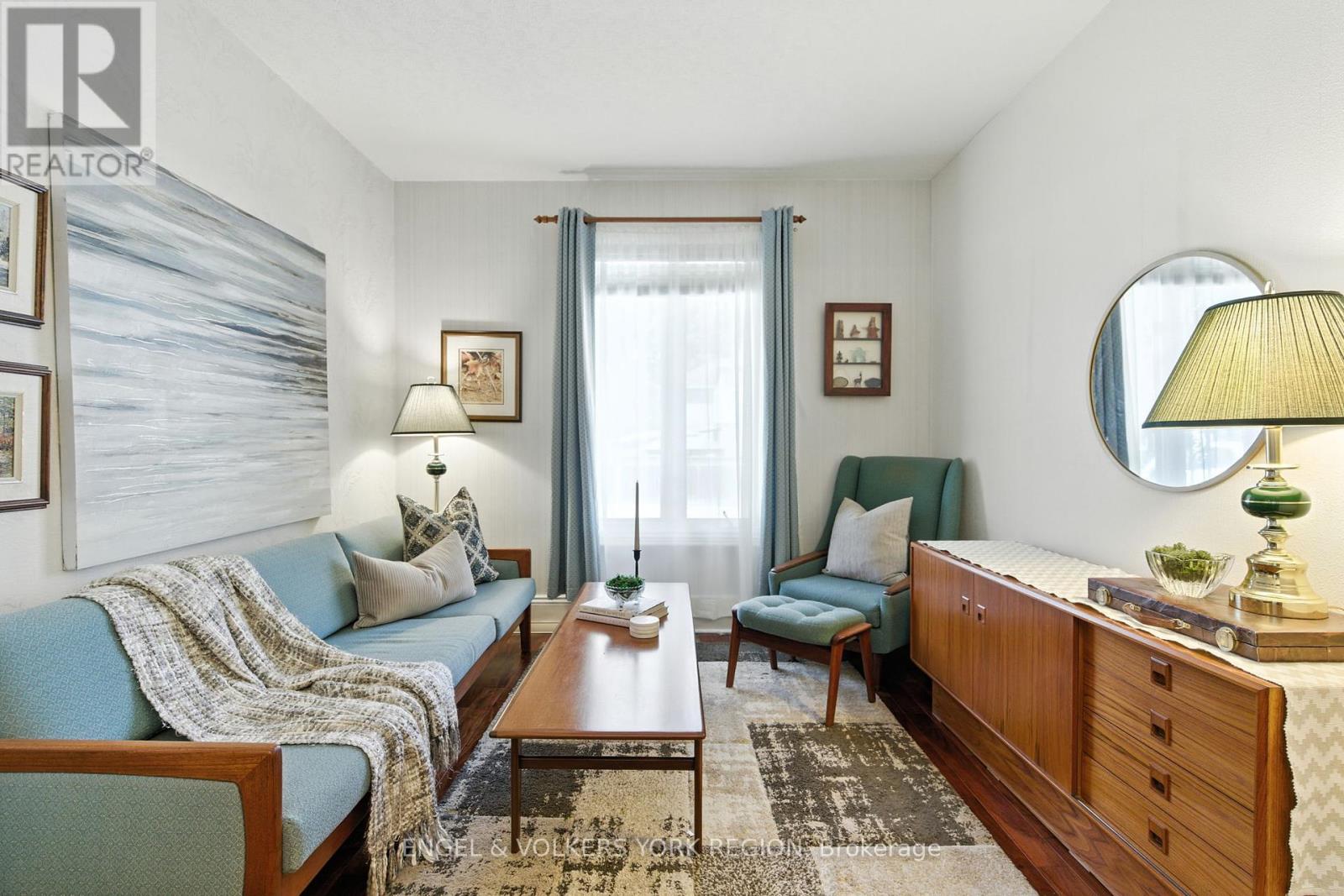 484 John Street N, Hamilton, Ontario  L8L 4R5 - Photo 7 - X12410628