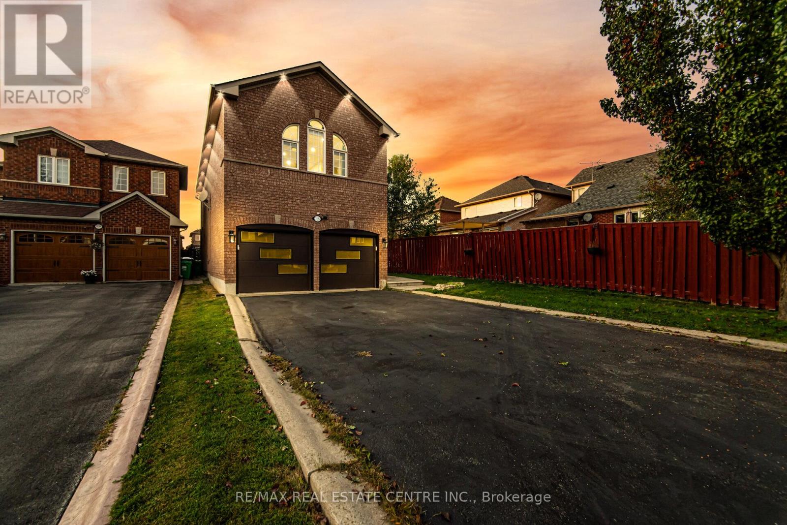 3191 Oakview Road, Mississauga, Ontario  L5N 7N9 - Photo 2 - W12409811