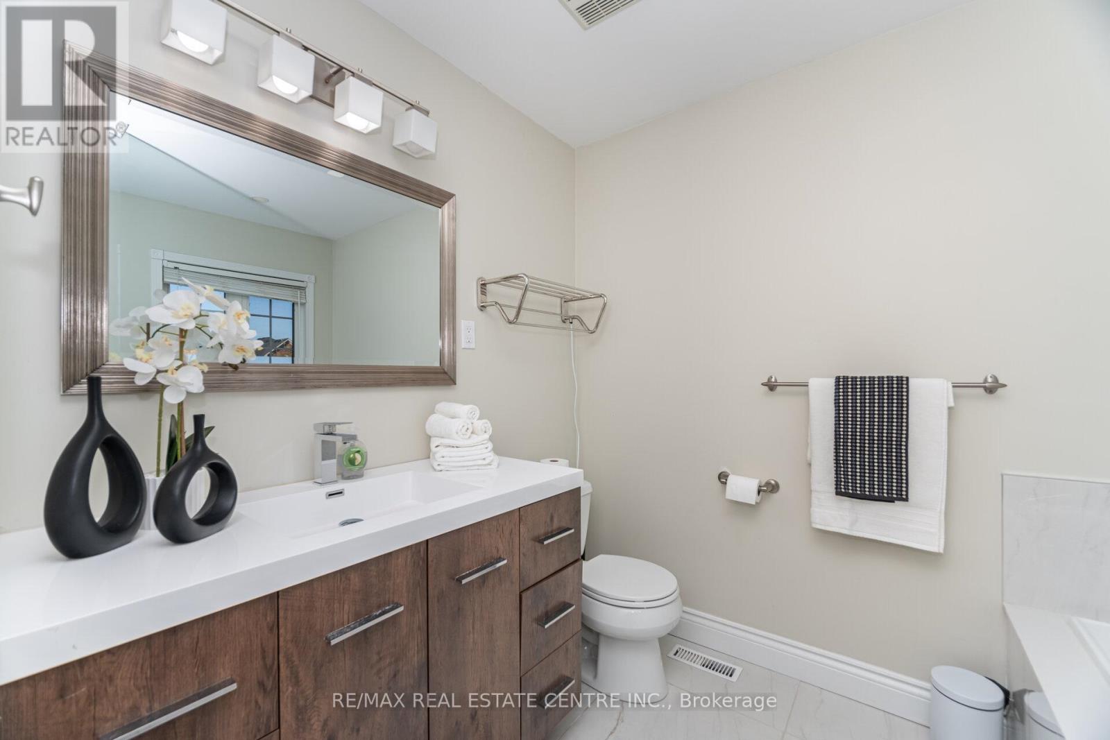 3191 Oakview Road, Mississauga, Ontario  L5N 7N9 - Photo 26 - W12409811
